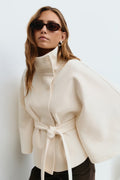 Capa Odeline para Mujer – Abrigo Elegante con Cuello Alto y Cinturón para Atar