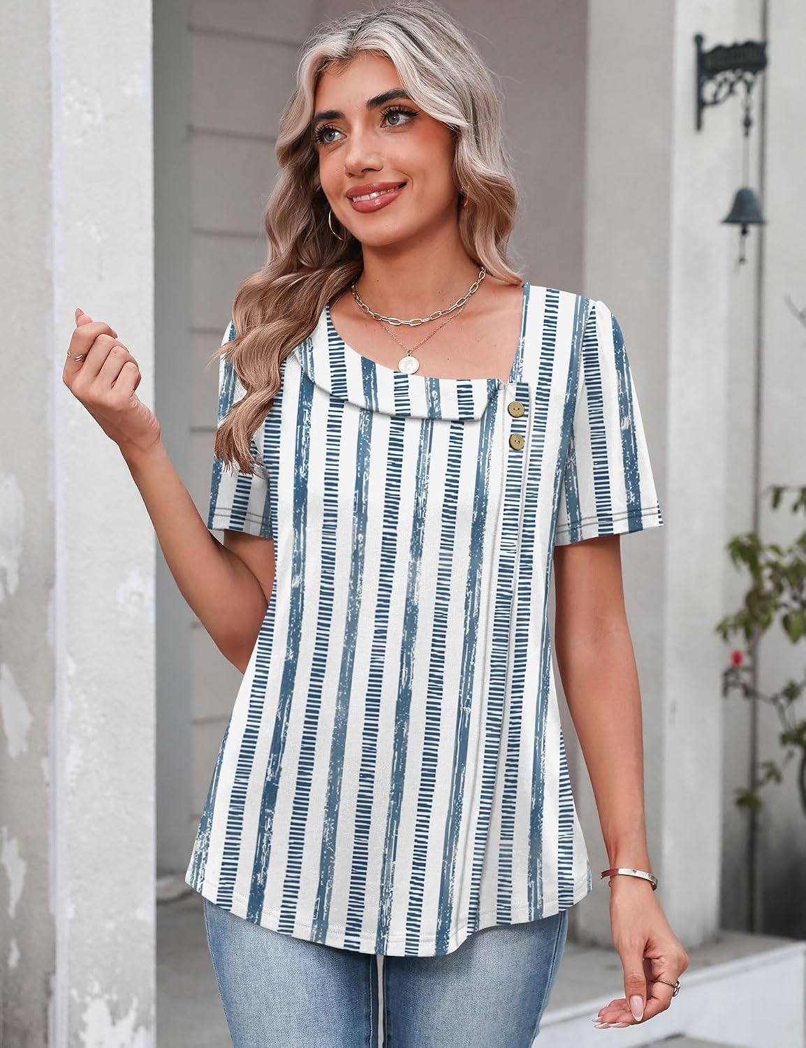Viviana Haut Femme – Blouse à Col Asymétrique avec Manches Courtes et Boutons Décoratifs