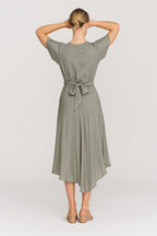 Janine Robe Midi Femme Asymétrique à Taille Nouée et Manches Papillon