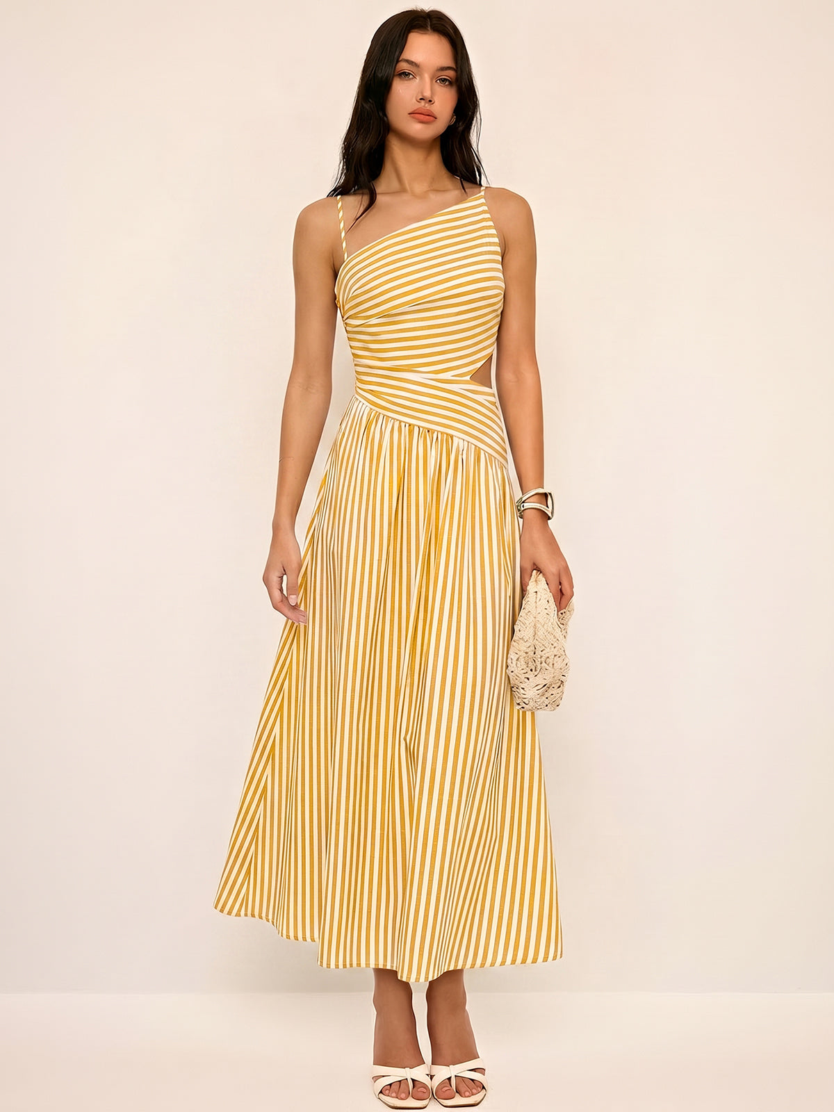 Janine Robe Maxi Asymétrique – Robe Élégante à Découpes Rayées et Col Asymétrique