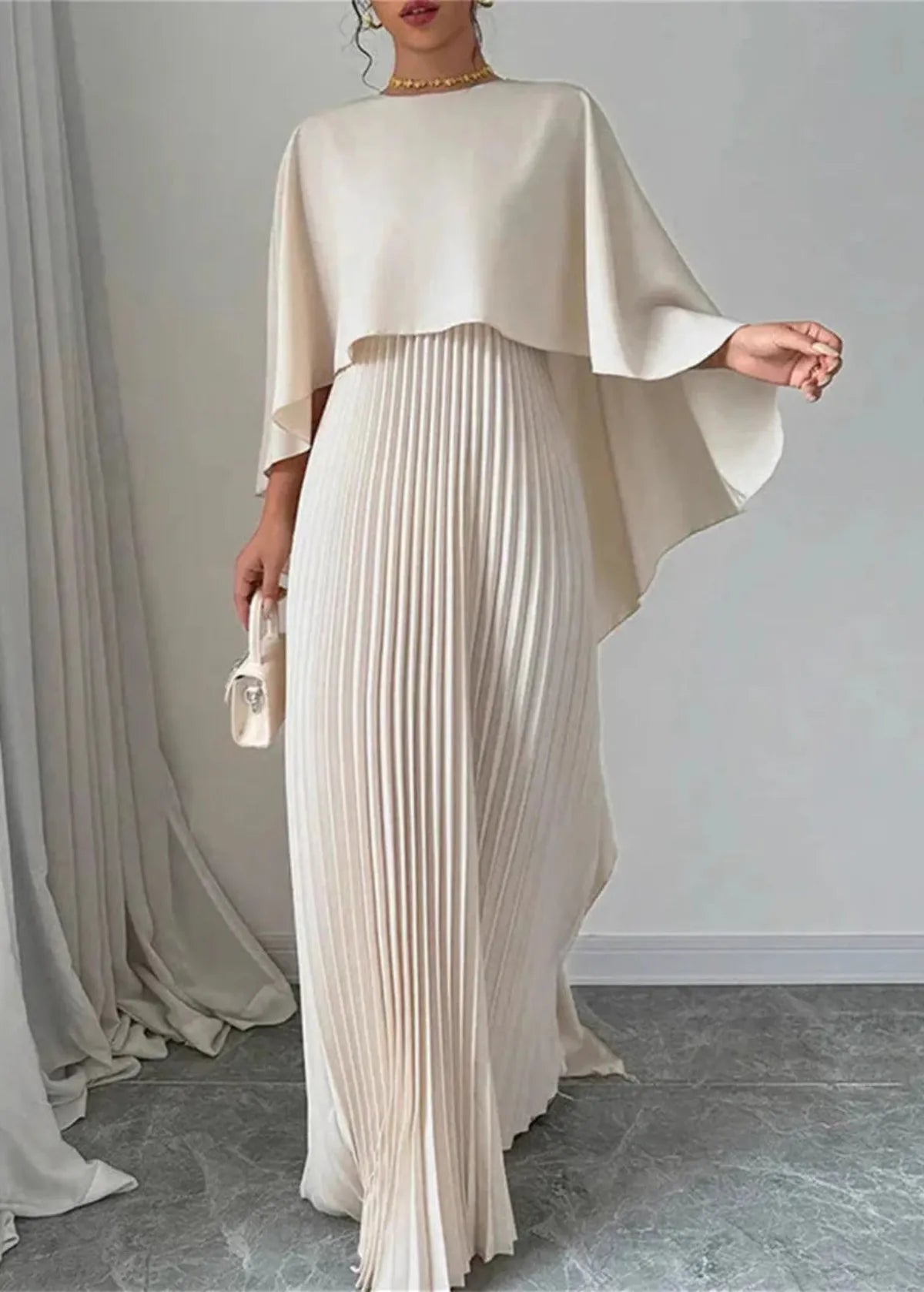 Bianca Robe Maxi Femme Cape Plissée Élégante pour Cérémonies et Soirées Chic