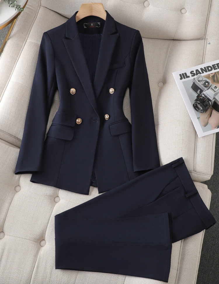 Avery Ensemble Femme Blazer et Pantalon Coupe Élégante pour un Style Raffiné
