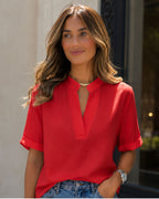 Aurora Blouse Femme – Col Montant Élégant, Encolure V et Coupe Fluide Chic