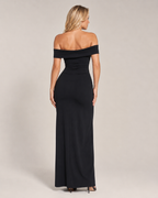 Eleonora Zwarte Off-Shoulder Maxi-jurk met Hoge Split en Figuurvormende Pasvorm