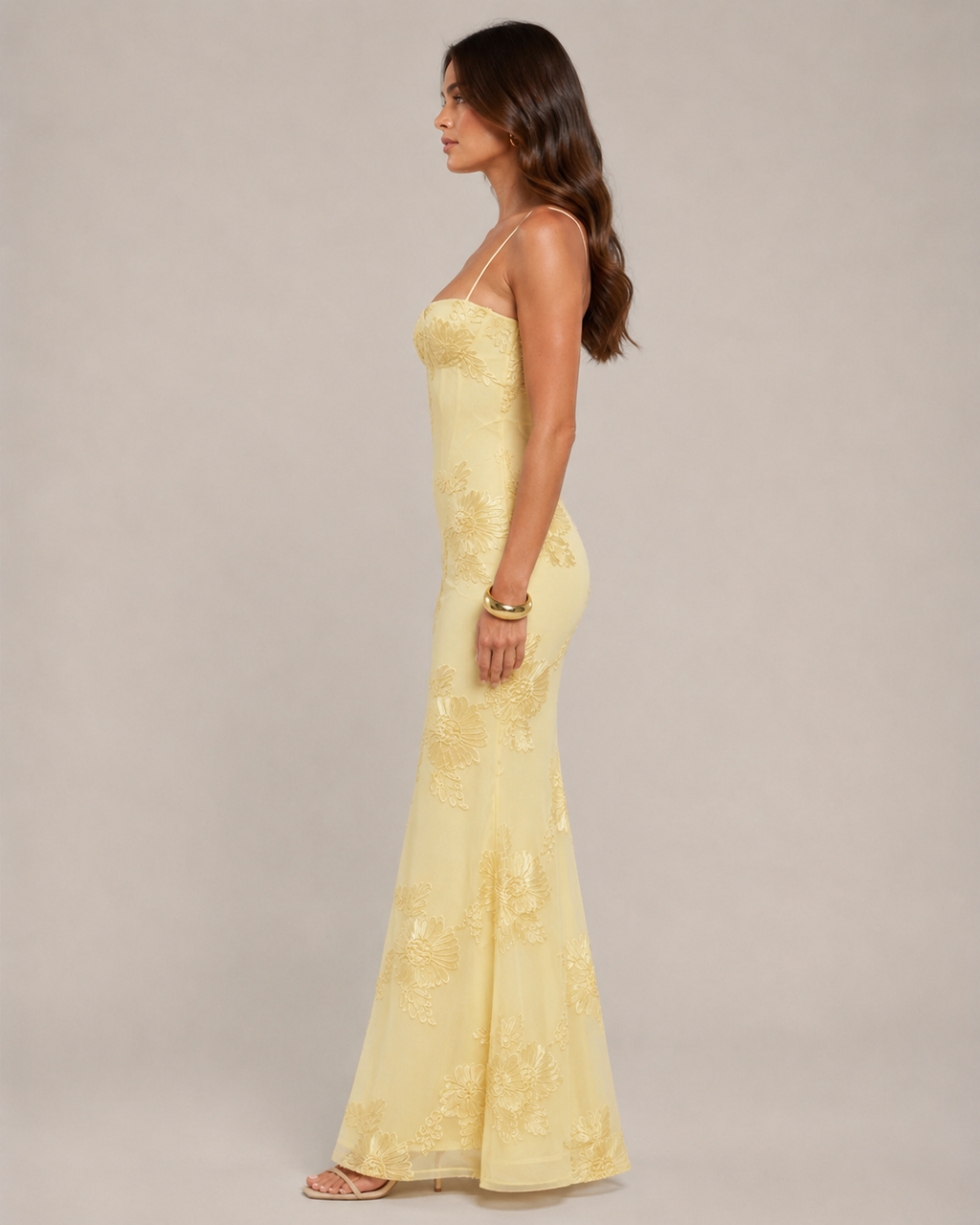 Désirée Vestido largo de mujer con tirantes finos, bordado floral y elegante espalda con cordones