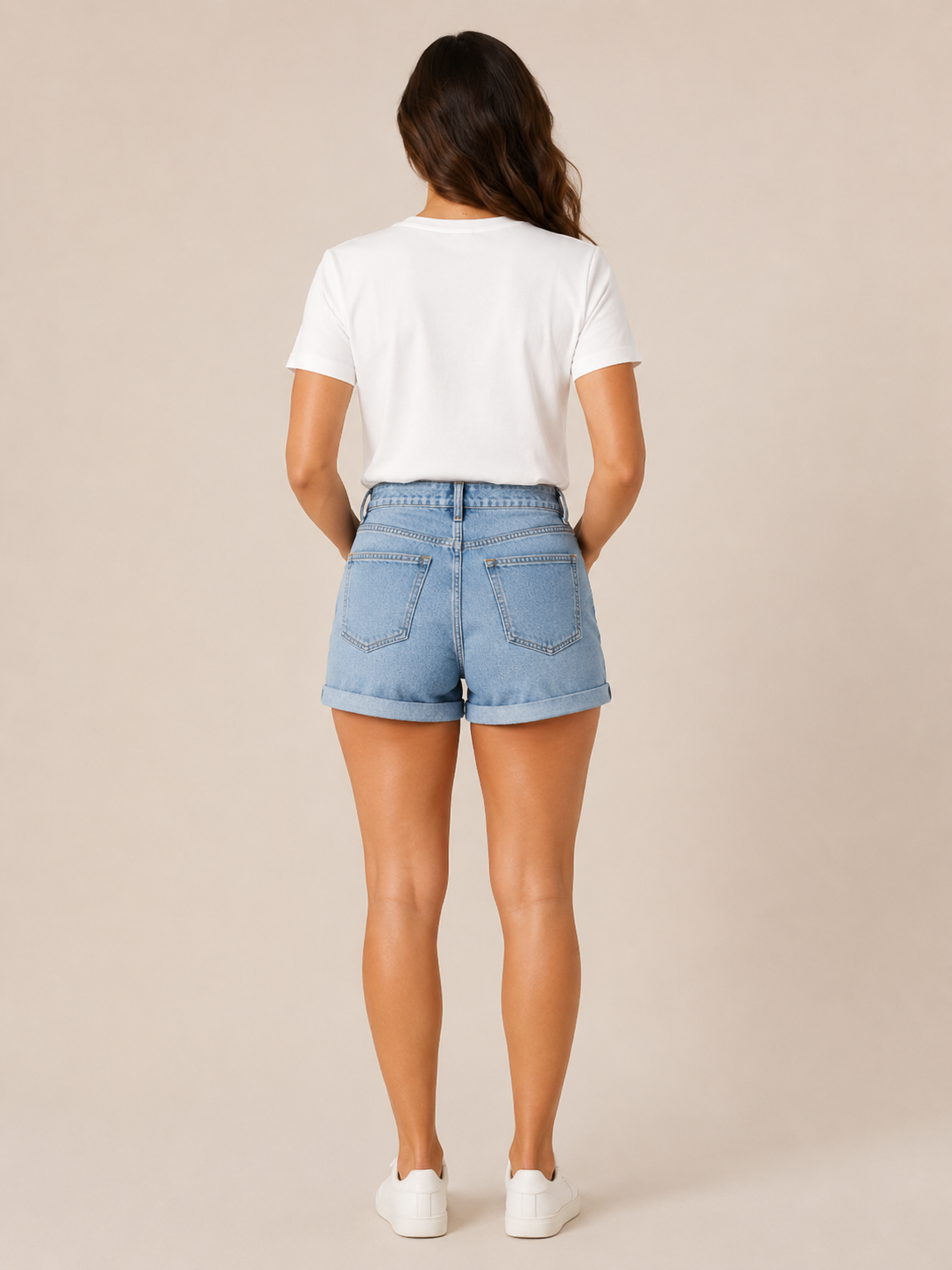 Rosalie T-Shirt à Col Rond avec Cœur Brodé Minimaliste au Style Décontracté Chic