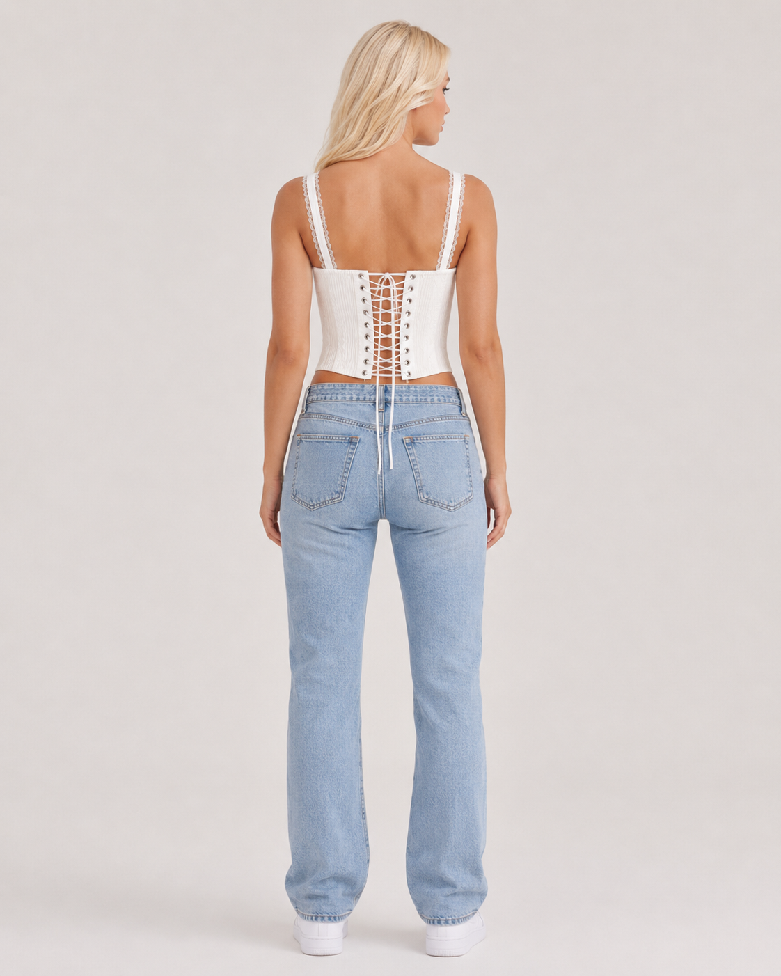 Alessia Witte Korset Crop Top met Sweetheart Hals, Kantbandjes en Geplooide Buste