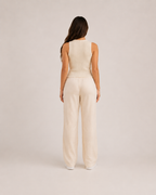 Anouk Beige Geribde Mouwloze Top met Ronde Hals en Comfortabele Slim Fit Pasvorm