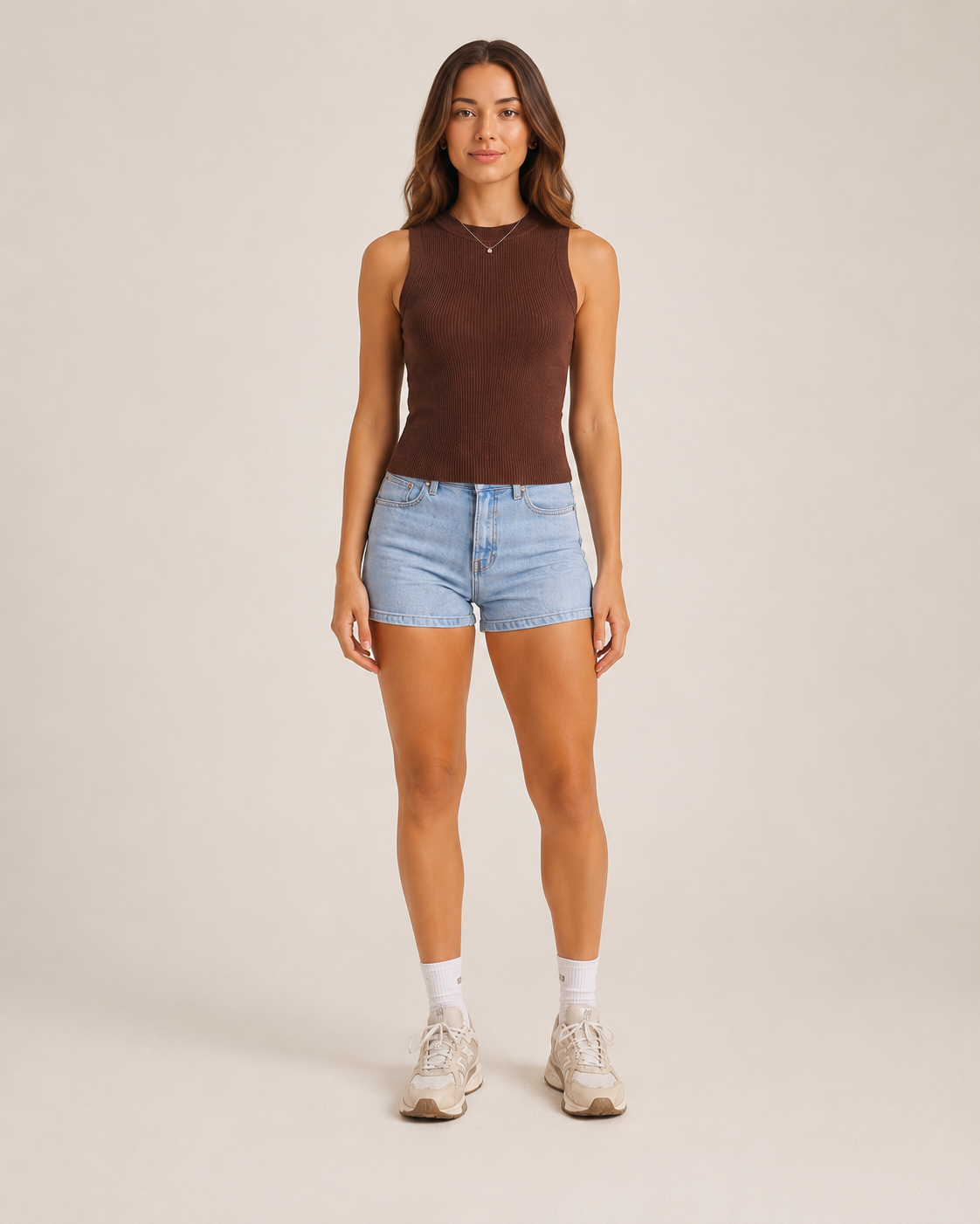 Anouk Beige Geribde Mouwloze Top met Ronde Hals en Comfortabele Slim Fit Pasvorm