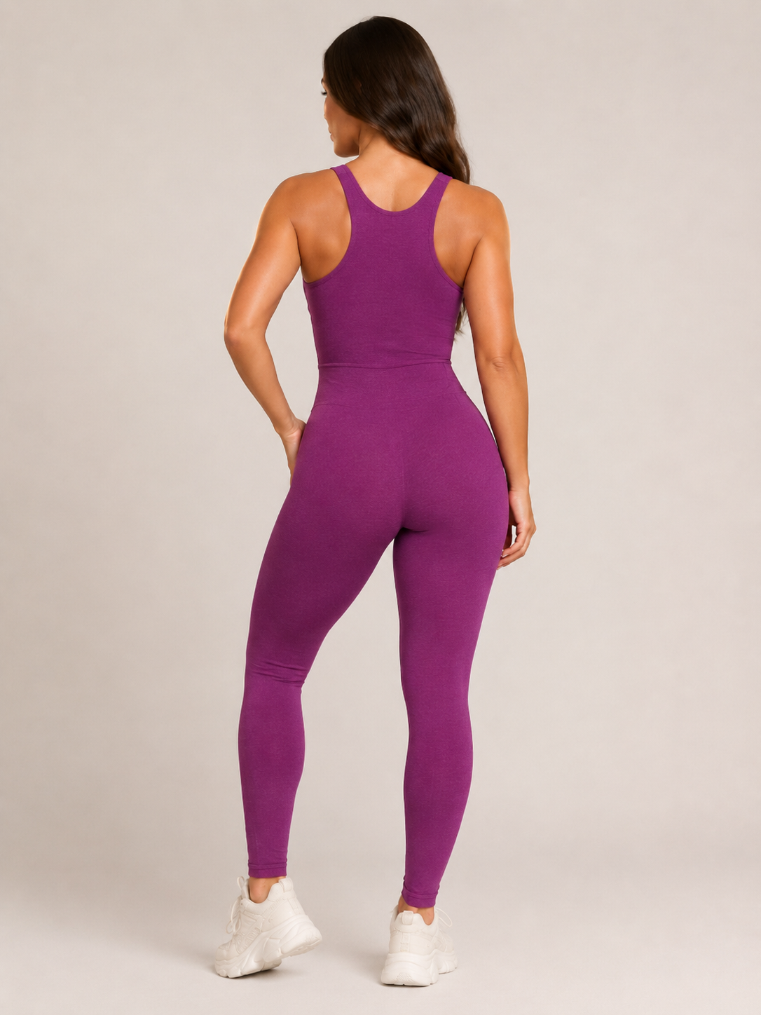 Isolde Sport Jumpsuit met Halternek, Open Rug en Figuurvormende Pasvorm voor Dames