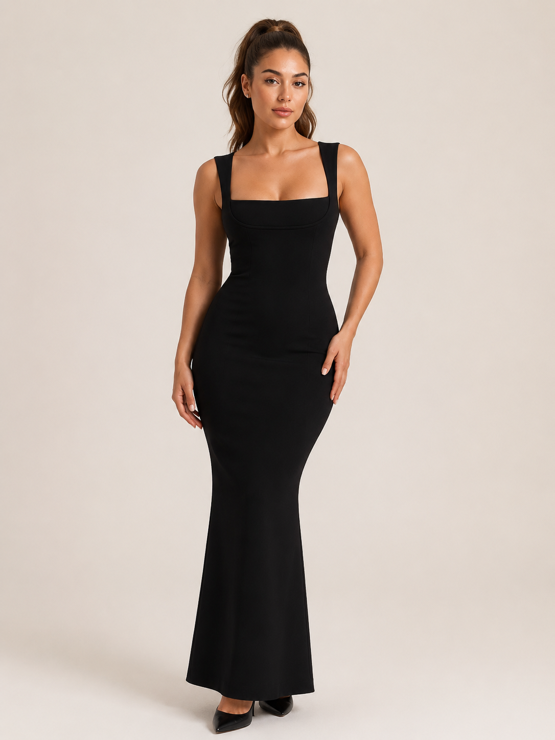 Kalina Stretch Maxi-jurk met Brede Schouderbanden, Figuurvormende Pasvorm en Uitlopende Zoom