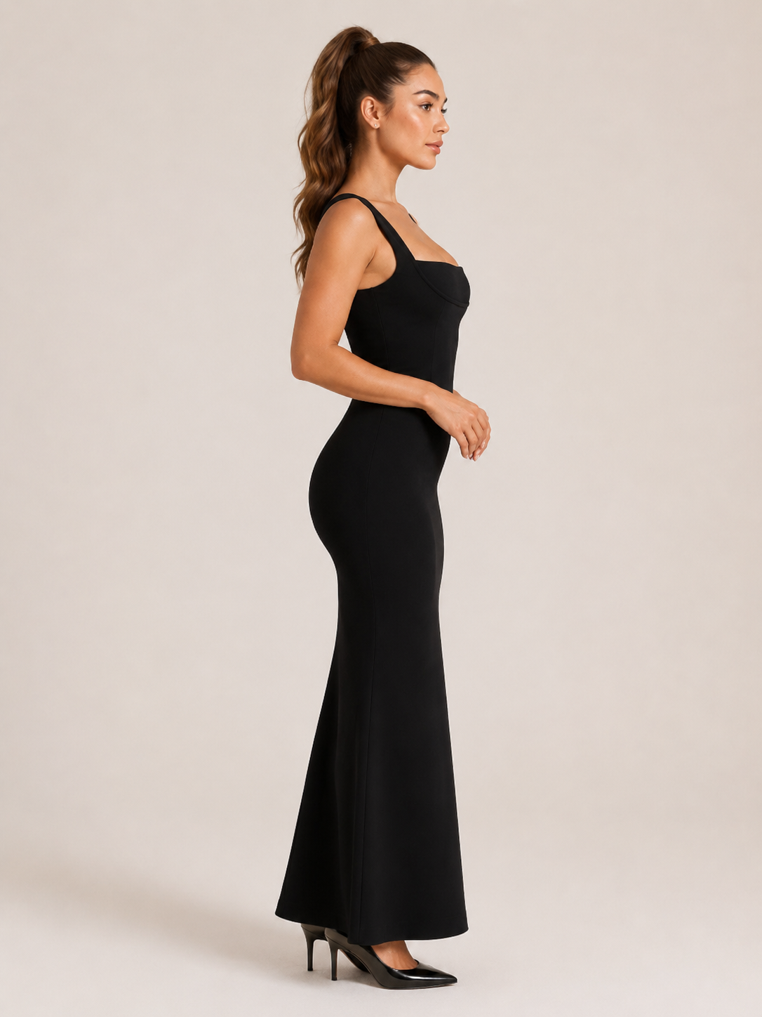 Kalina Stretch Maxi-jurk met Brede Schouderbanden, Figuurvormende Pasvorm en Uitlopende Zoom