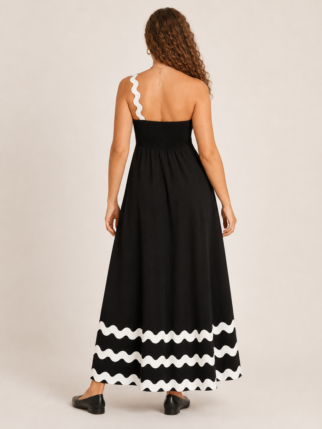 Élodie Women's Maxi Dress with Contrasting Wavy Straps and Elegant Flowing Fit