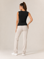 Élodie Mouwloze Top met Ronde Hals, Stretch Pasvorm en Minimalistisch Design voor Dames