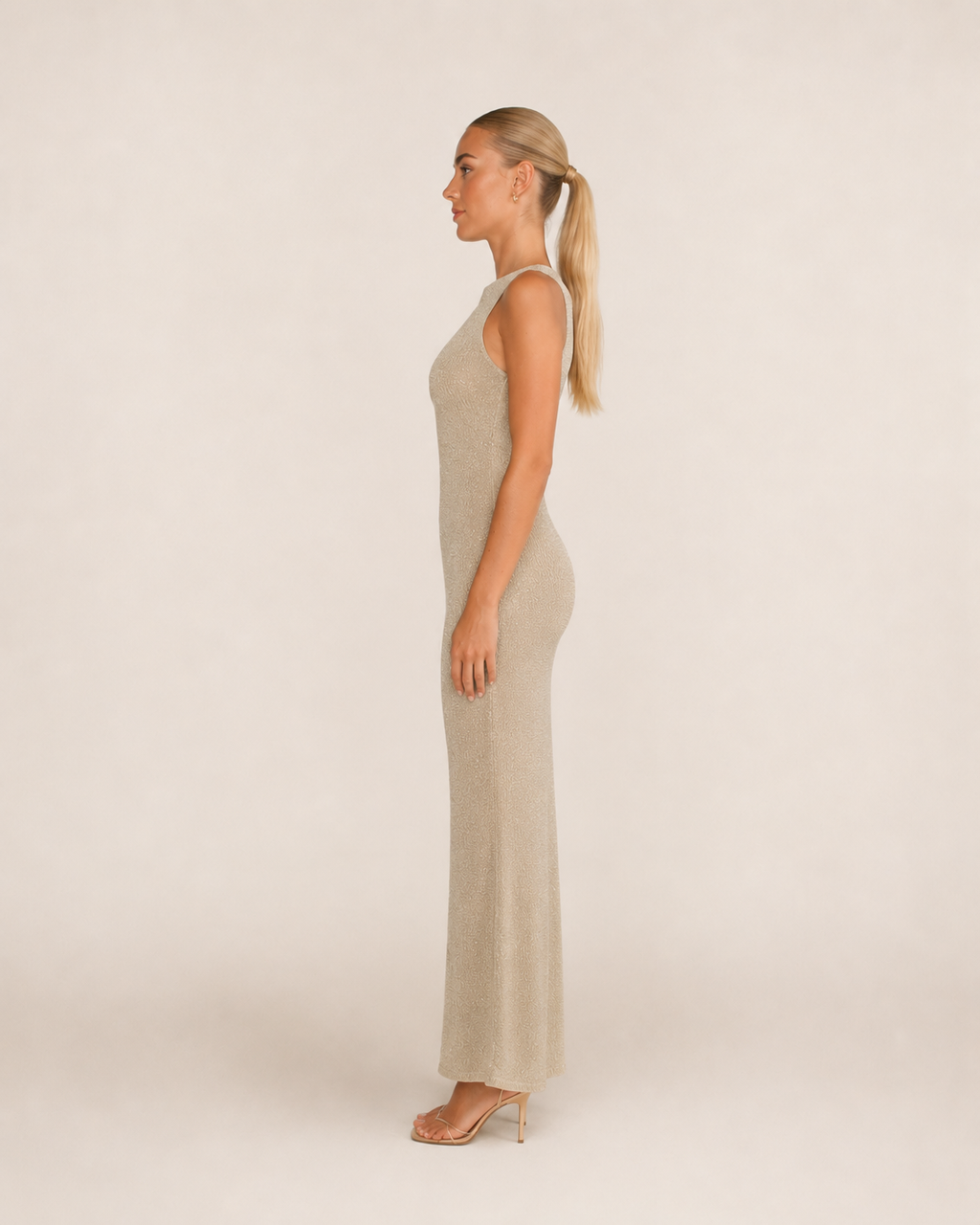 Lucienne Robe Maxi de Soirée Scintillante Champagne avec Dos Nu Élégant et Découpes