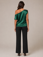 Blusa Ginevra femenina de satén con hombro descubierto y elegante escote asimétrico