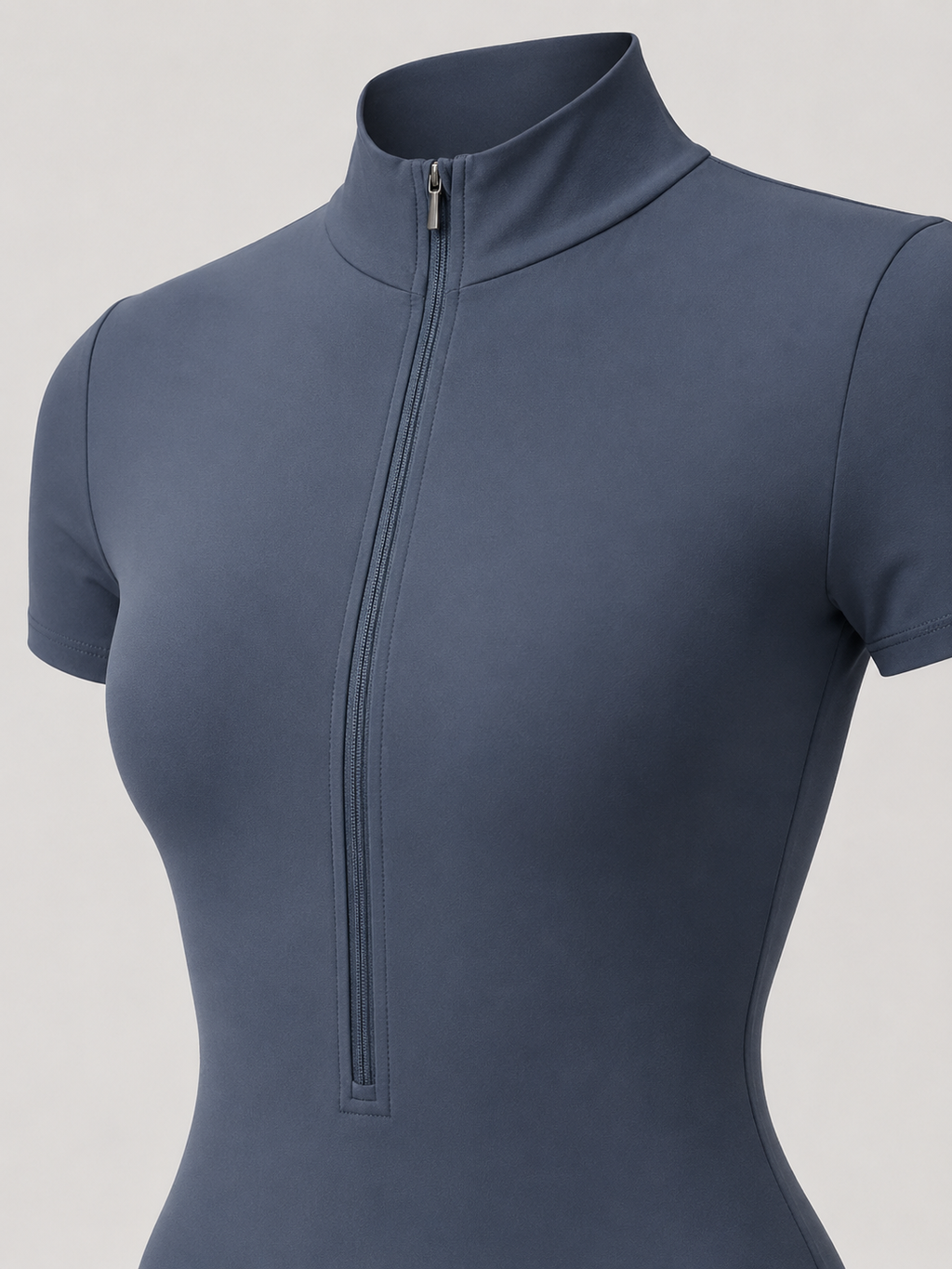 Alizée Combinaison Sport Femme à Manches Courtes Zippée Ajustée en Tissu Stretch Confort