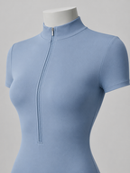 Alizée Combinaison Sport Femme à Manches Courtes Zippée Ajustée en Tissu Stretch Confort