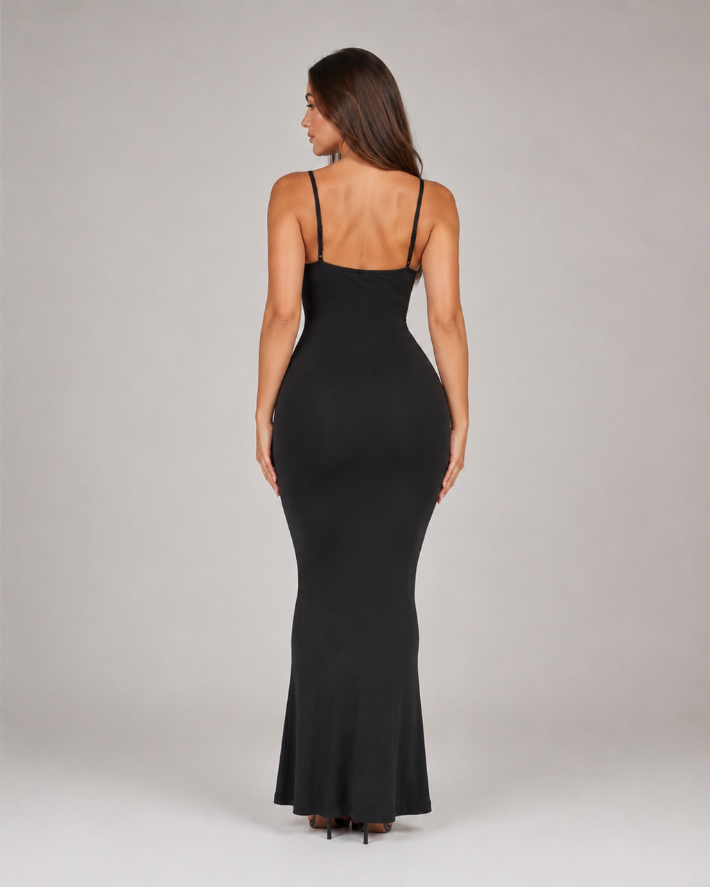 Vestido largo Karolina para mujer de modal, con tirantes finos y corte ajustado elegante