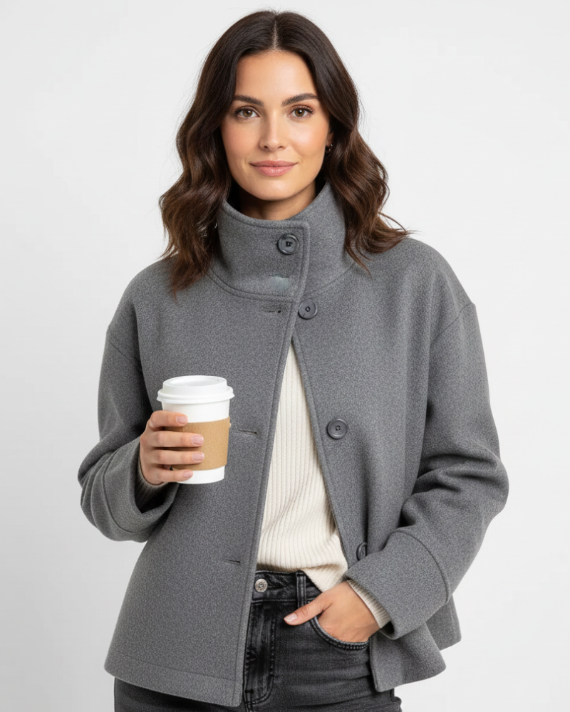 Esmée Veste Courte Femme – Manteau Élégant à Col Montant & Coupe Moderne Structurée