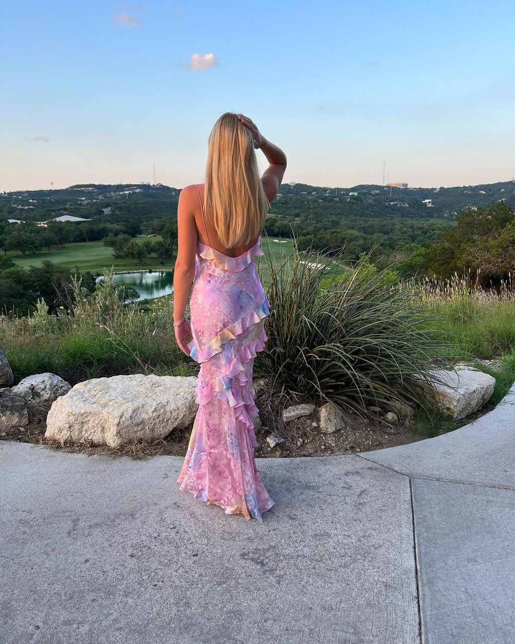 Angelique Robe Longue Femme – Robe Maxi Romantique à Volants avec Dos Élégant & Coupe Fluide