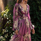 Violette Robe Maxi Femme – Imprimé Floral, Décolleté Élégant & Coupe Fluide