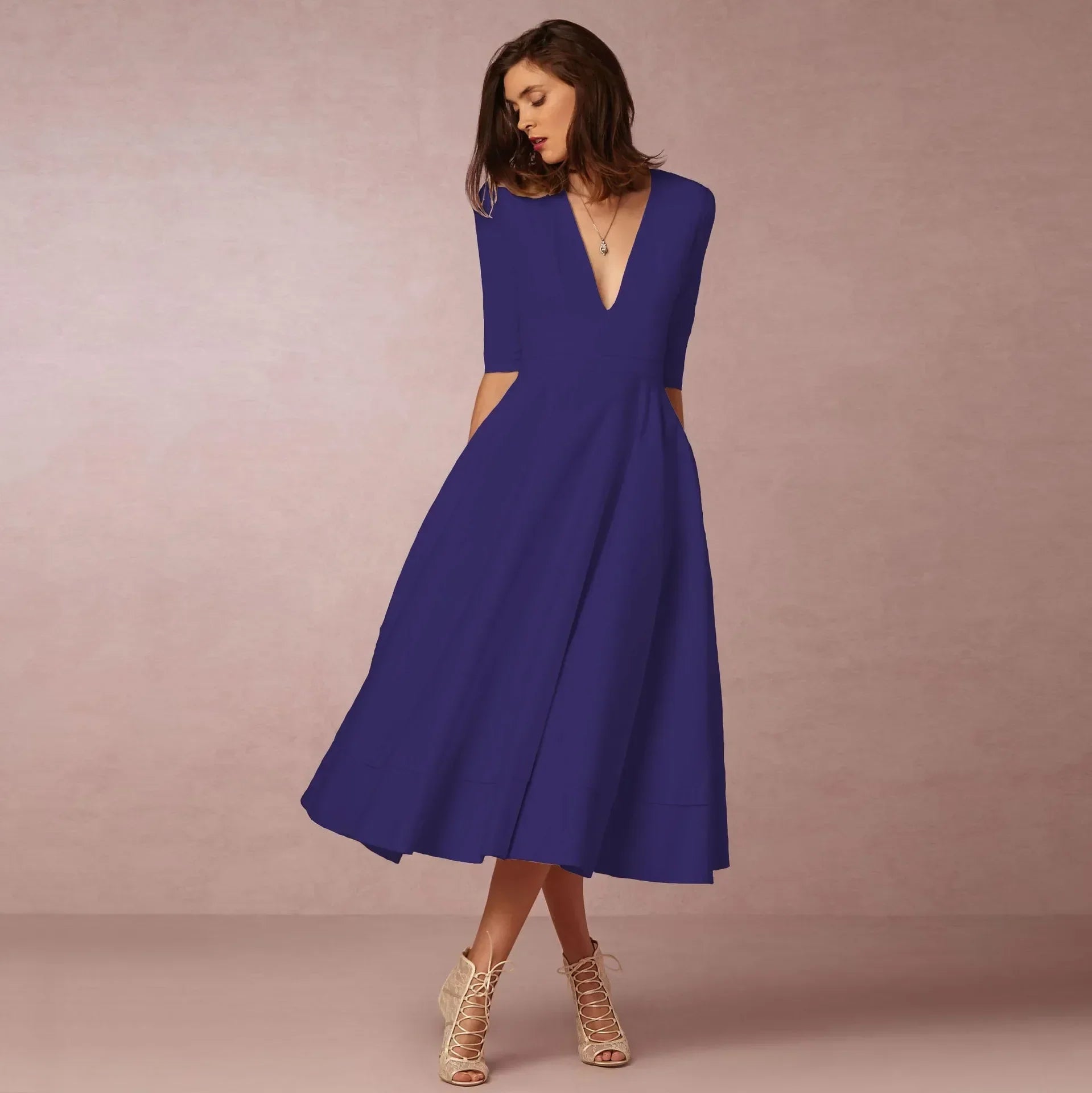 Kennedy Robe Midi Femme – Robe Évasée à Col V avec Taille Cintrée et Élégance Intemporelle