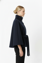Solène Cape Femme – Cape en Laine Mélangée avec Col Montant et Ceinture Élégante