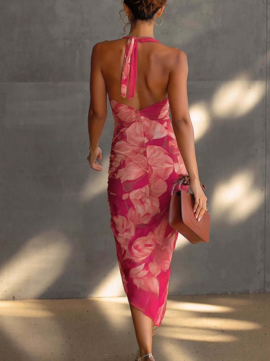 Giselle Robe Moulante Sans Manches – Robe Fleurie Fuchsia Élégante avec Fente Latérale Froncée