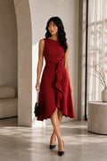 Noémie Robe Midi Femme Asymétrique Sans Manches à Taille Volantée Élégante