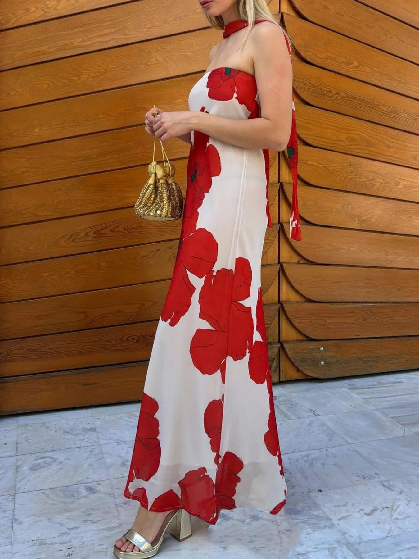 Élodie – Vestido largo palabra de honor azul petróleo con grandes flores blancas y corte fluido