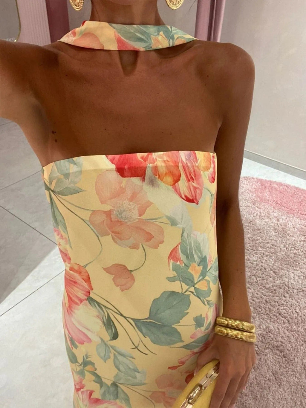Élodie – Vestido largo palabra de honor azul petróleo con grandes flores blancas y corte fluido