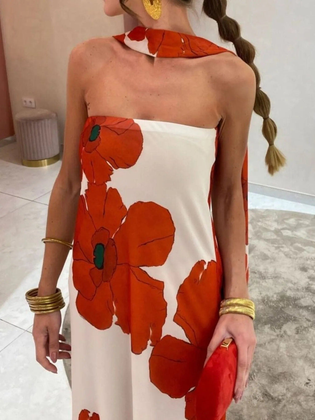 Élodie – Vestido largo palabra de honor azul petróleo con grandes flores blancas y corte fluido