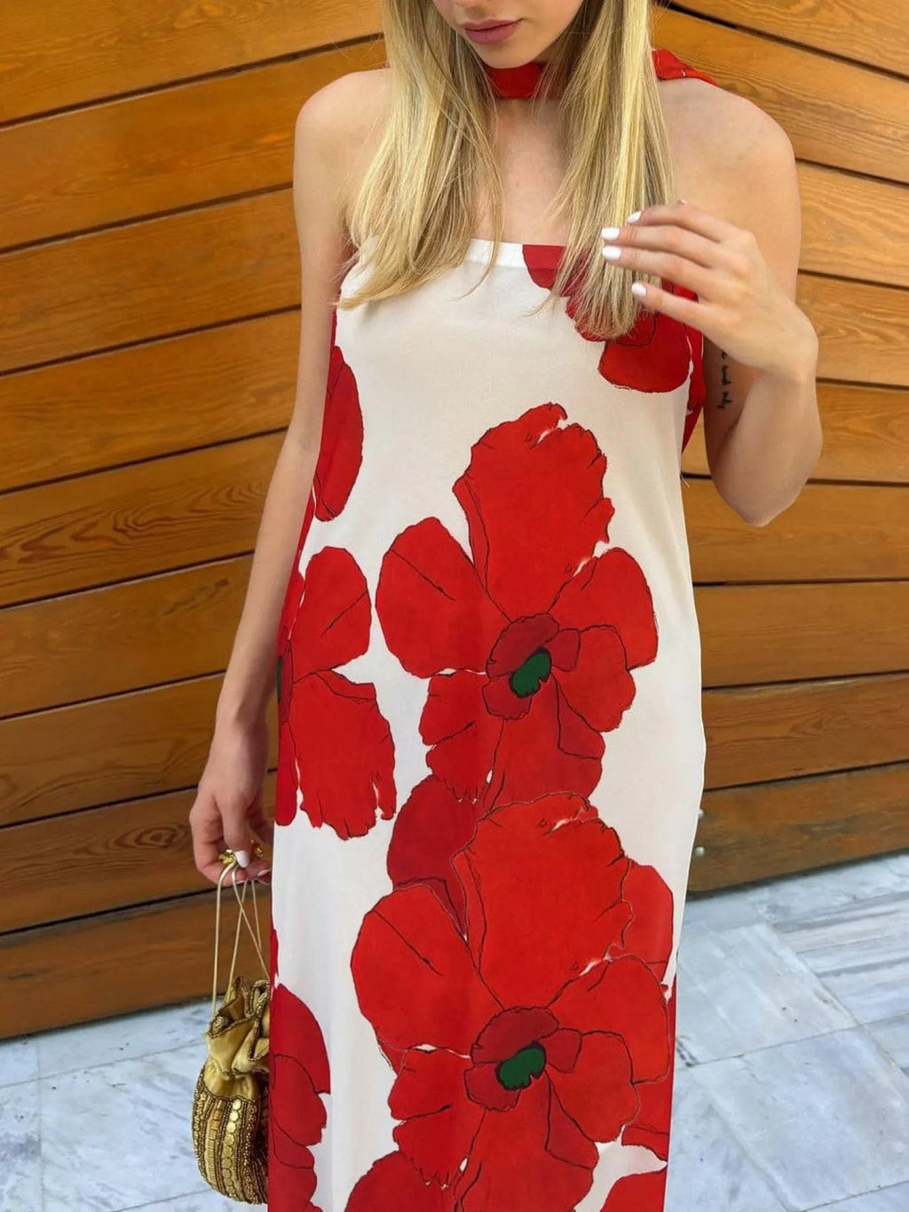 Élodie – Vestido largo palabra de honor azul petróleo con grandes flores blancas y corte fluido