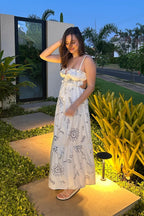 Freya – Abito lungo da donna bianco con stampa, spalline sottili, fluido ed elegante