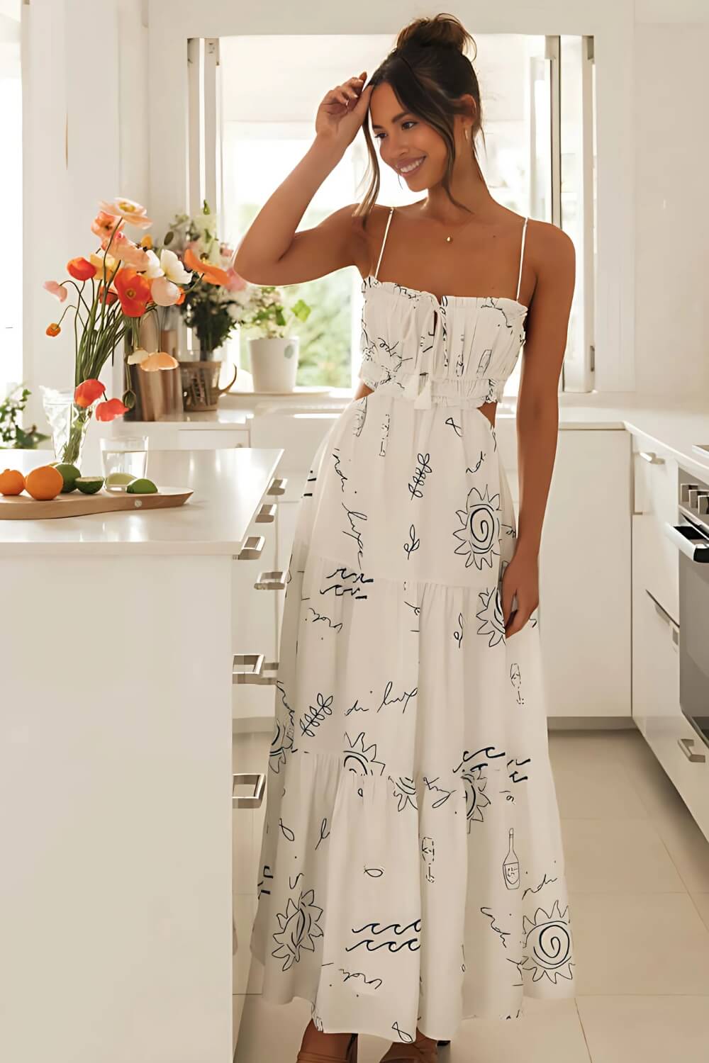 Freya – Abito lungo da donna bianco con stampa, spalline sottili, fluido ed elegante