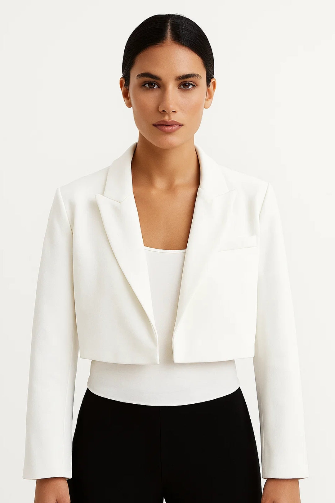 Evelyne Blazer Court Femme – Blazer Cintré avec Col à Revers et Coupe Élégante