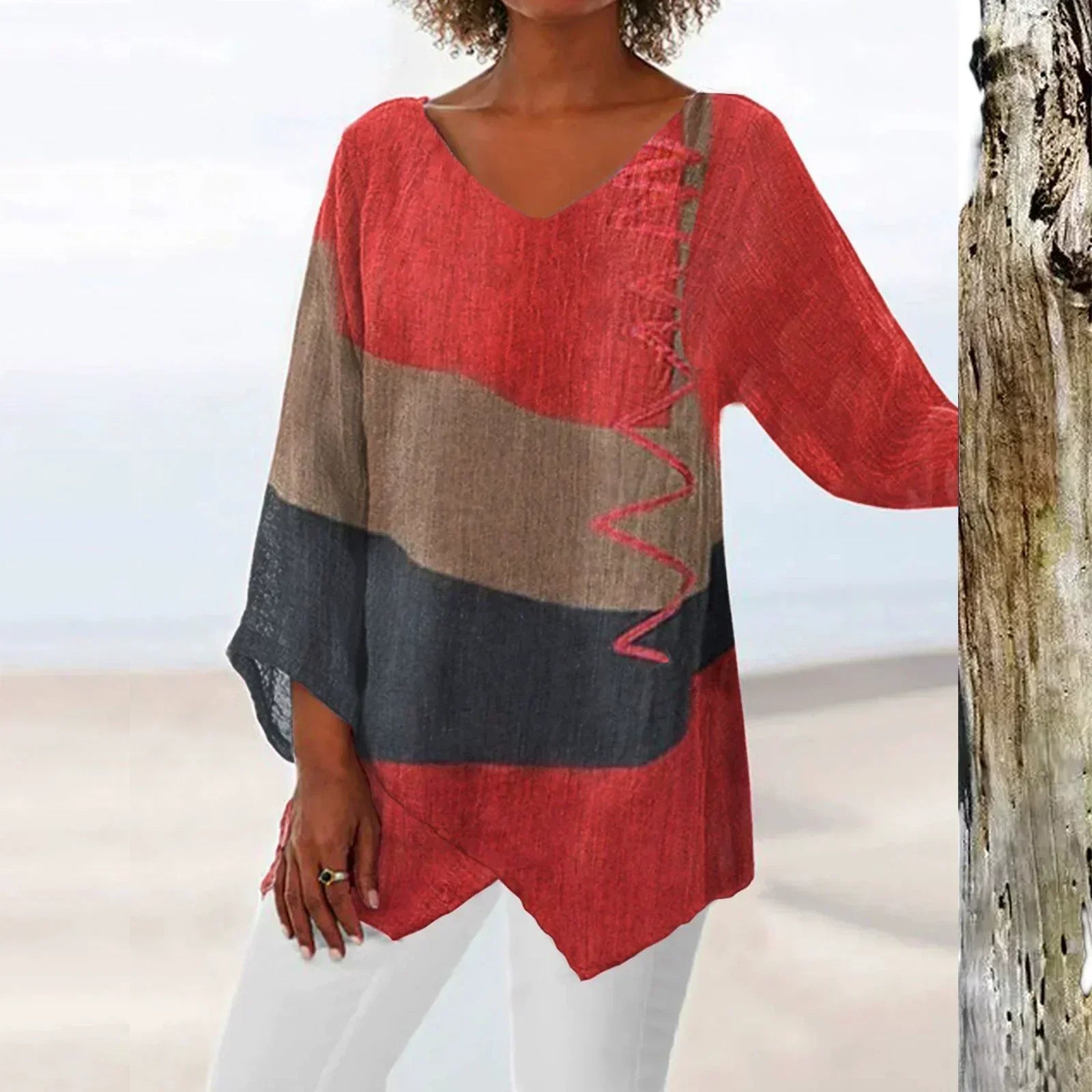 Anaïs Top Femme – Col V, Motif Bicolore & Coupe Fluide Confortable