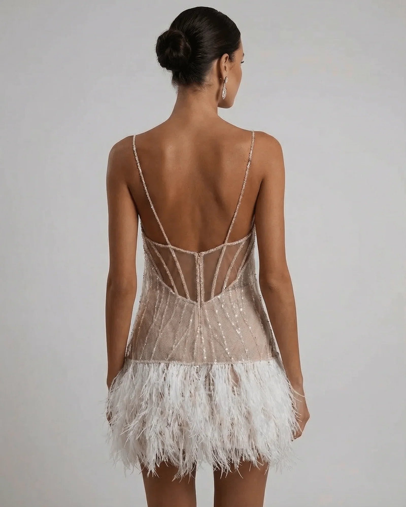 Lorène Robe Femme Mini de Soirée à Paillettes avec Finitions en Plumes