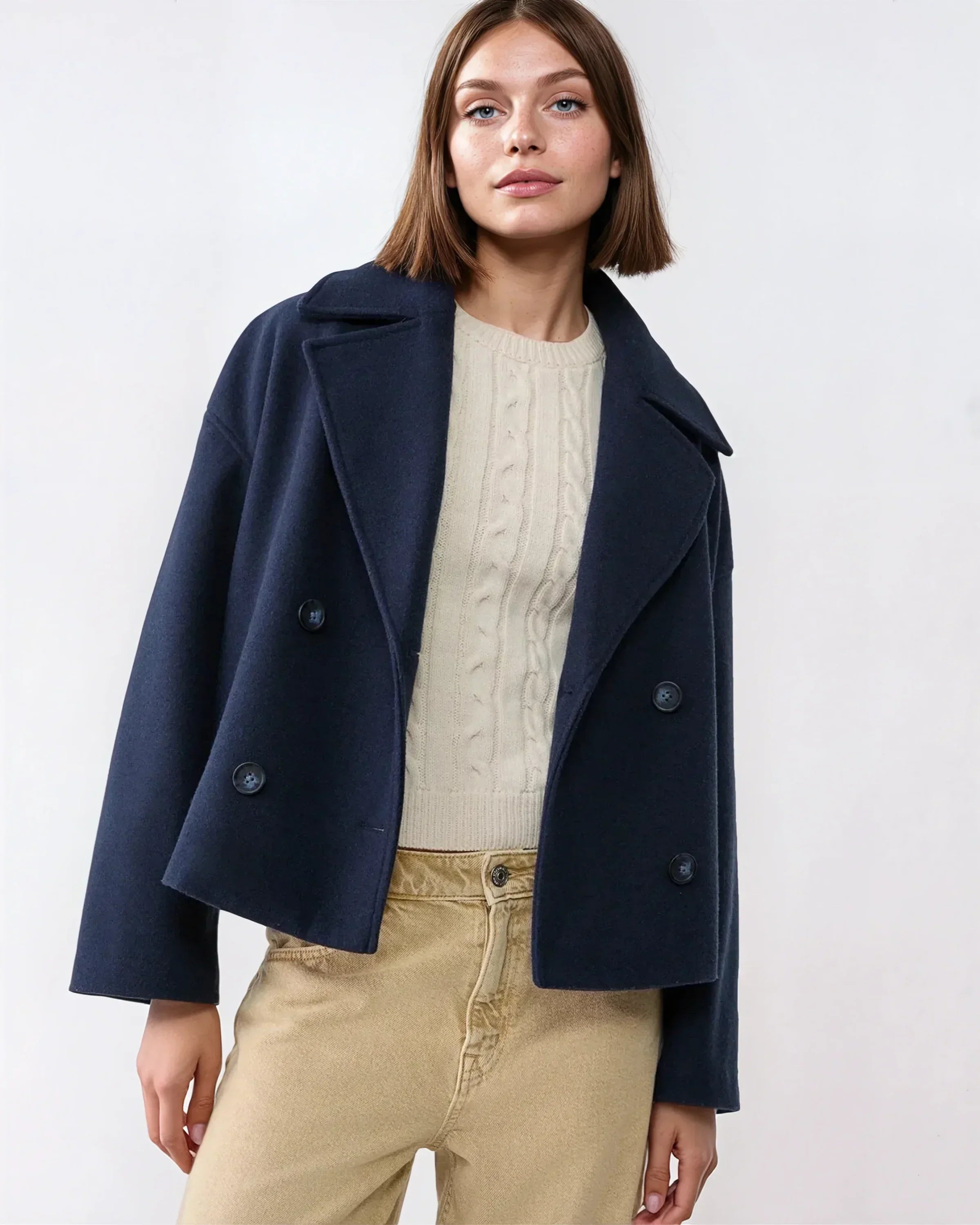 Clémence Veste Femme – Coupe Courte Croisée, Revers Larges & Style Élégant