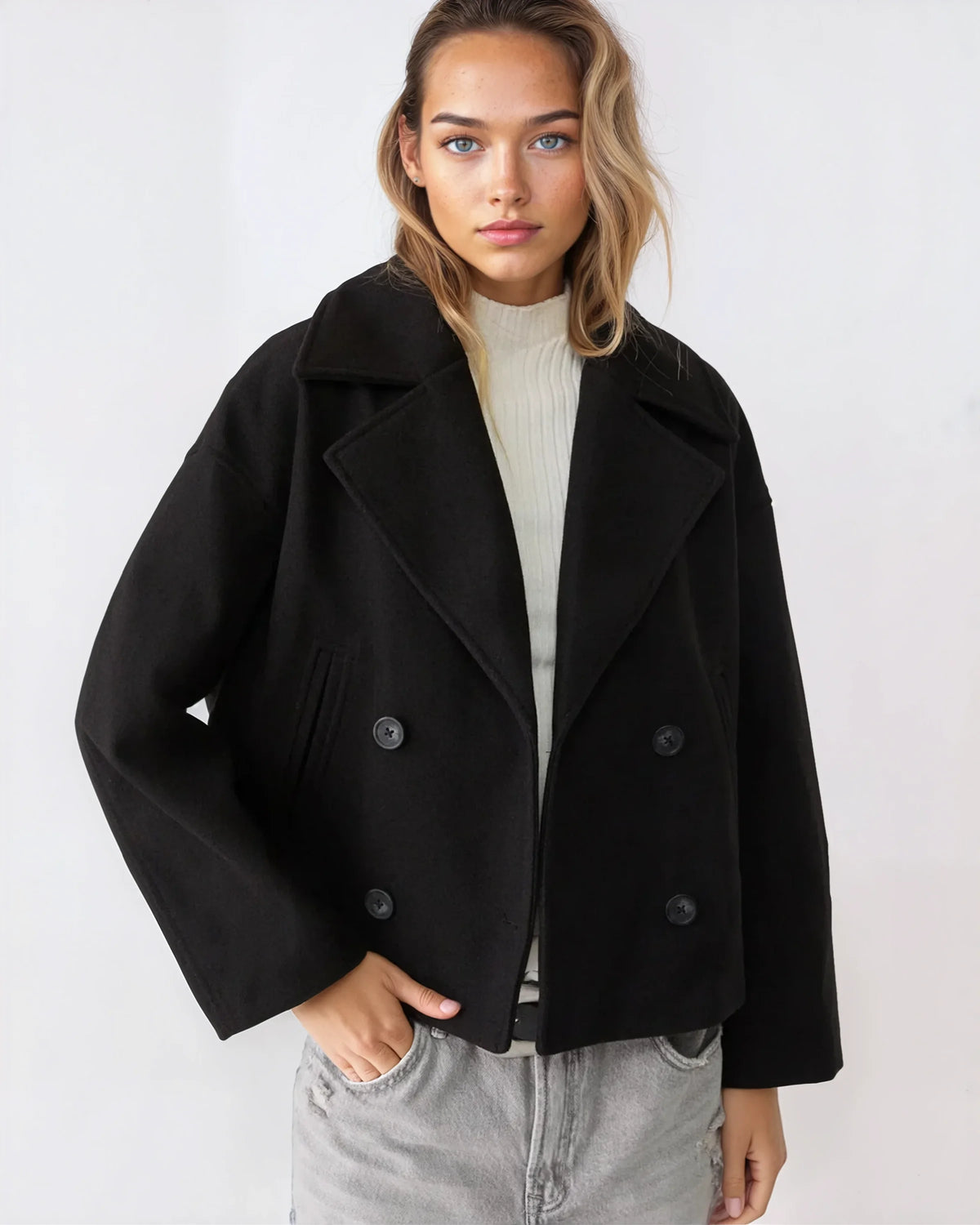 Clémence Veste Femme – Coupe Courte Croisée, Revers Larges & Style Élégant