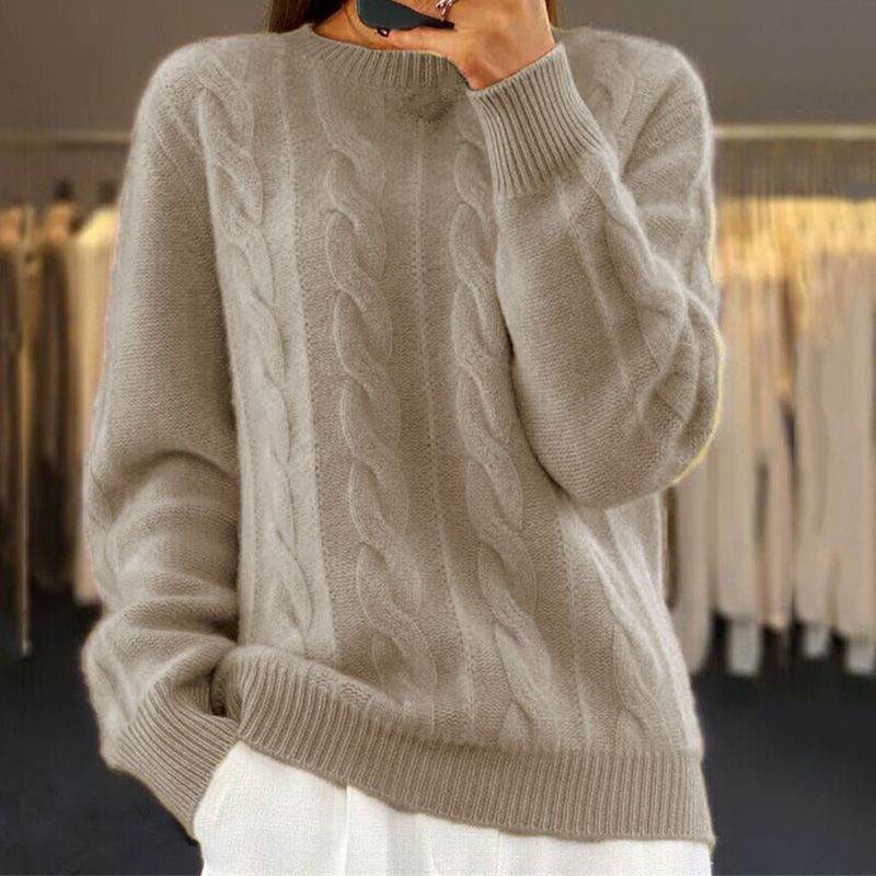 Reagan Pull Femme – Maille Torsadée Douce avec Coupe Classique et Col Rond Élégant