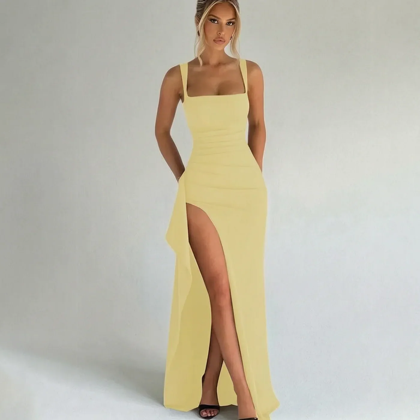 Vivienne Robe Maxi Femme Fendue à Encolure Carrée Élégante pour Gala Chic