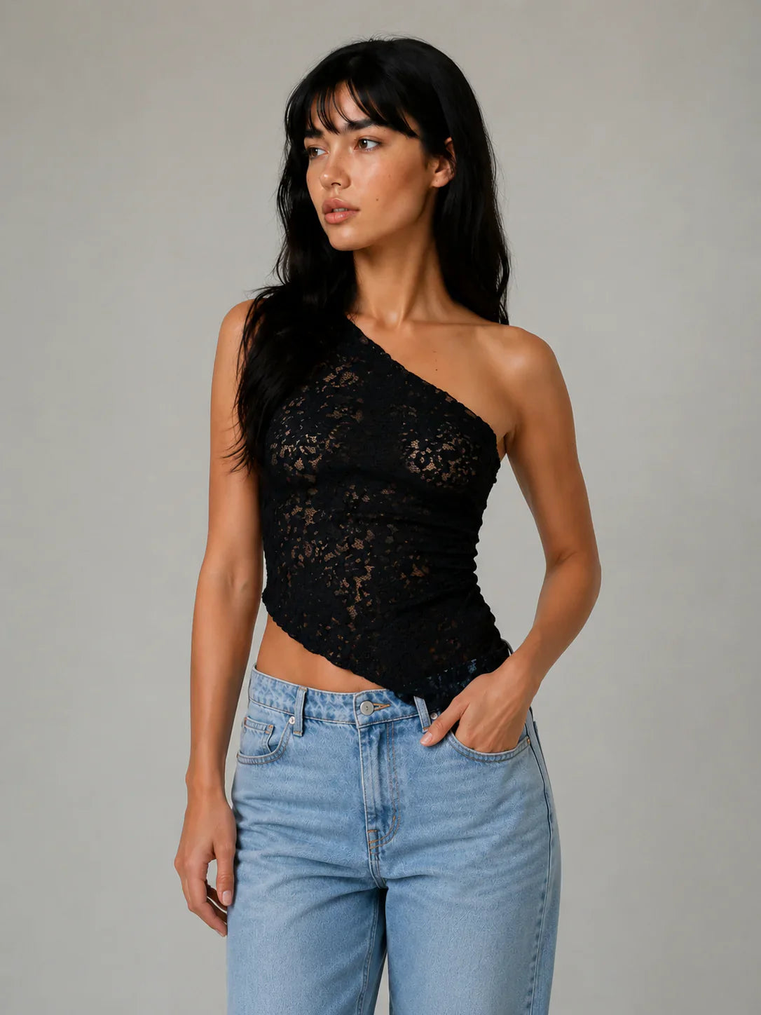 Nadine Blouse Femme Asymétrique en Dentelle à Une Épaule Élégante