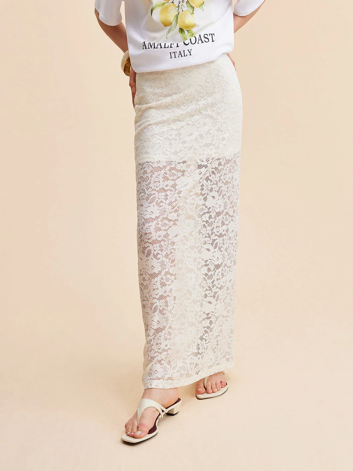 Maëlys Jupe Maxi Beige en Dentelle Semi-Transparente au Style Élégant et Raffiné