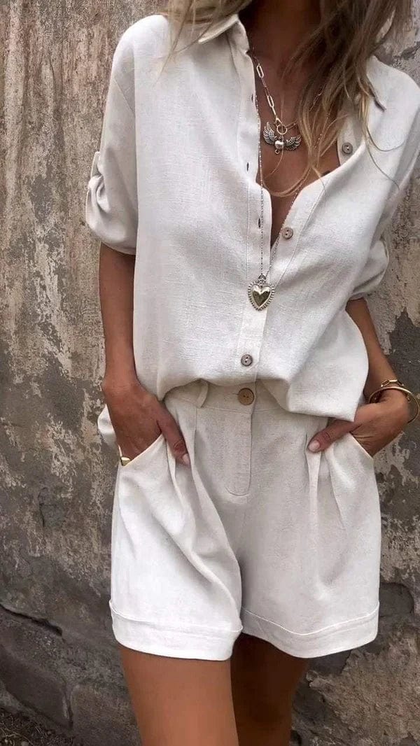 Solène Ensemble Blouse et Short à Boutons avec Manches Retroussées au Style Estival Chic